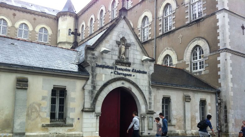 Lycée Chavagne et ses fenêtres en ogive